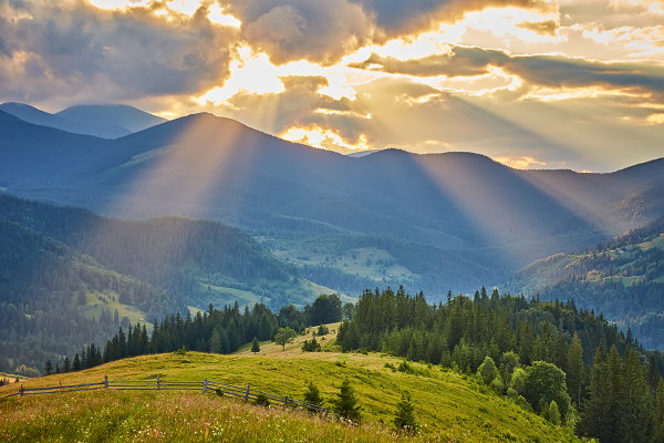 Photo de l'auvergne avec un levée de soleil
